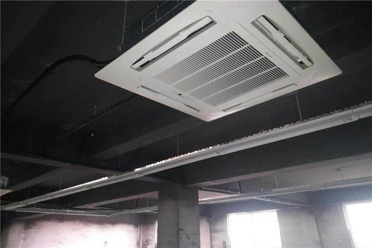 在當今社會很多人由于生活壓力大，睡眠質(zhì)量下降，稍有聲響便難以入眠，所以選擇中央空調(diào)時它的運轉(zhuǎn)噪音也是值得參考的方面